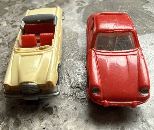 Plastikautos - Ü,